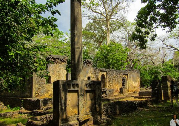 Gede Ruins Tour